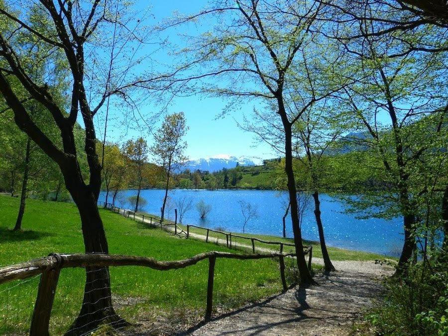 Rustica Sul Lago Tenno Primo Piano Екстериор снимка